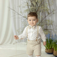 Outfit in lino per battesimo bambino – Completo elegante con bretelle e papillon (beige naturale)